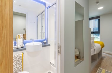 Bronze En Suite, The Refinery, Bingley Street, University Of Leeds, Leeds - Image 3